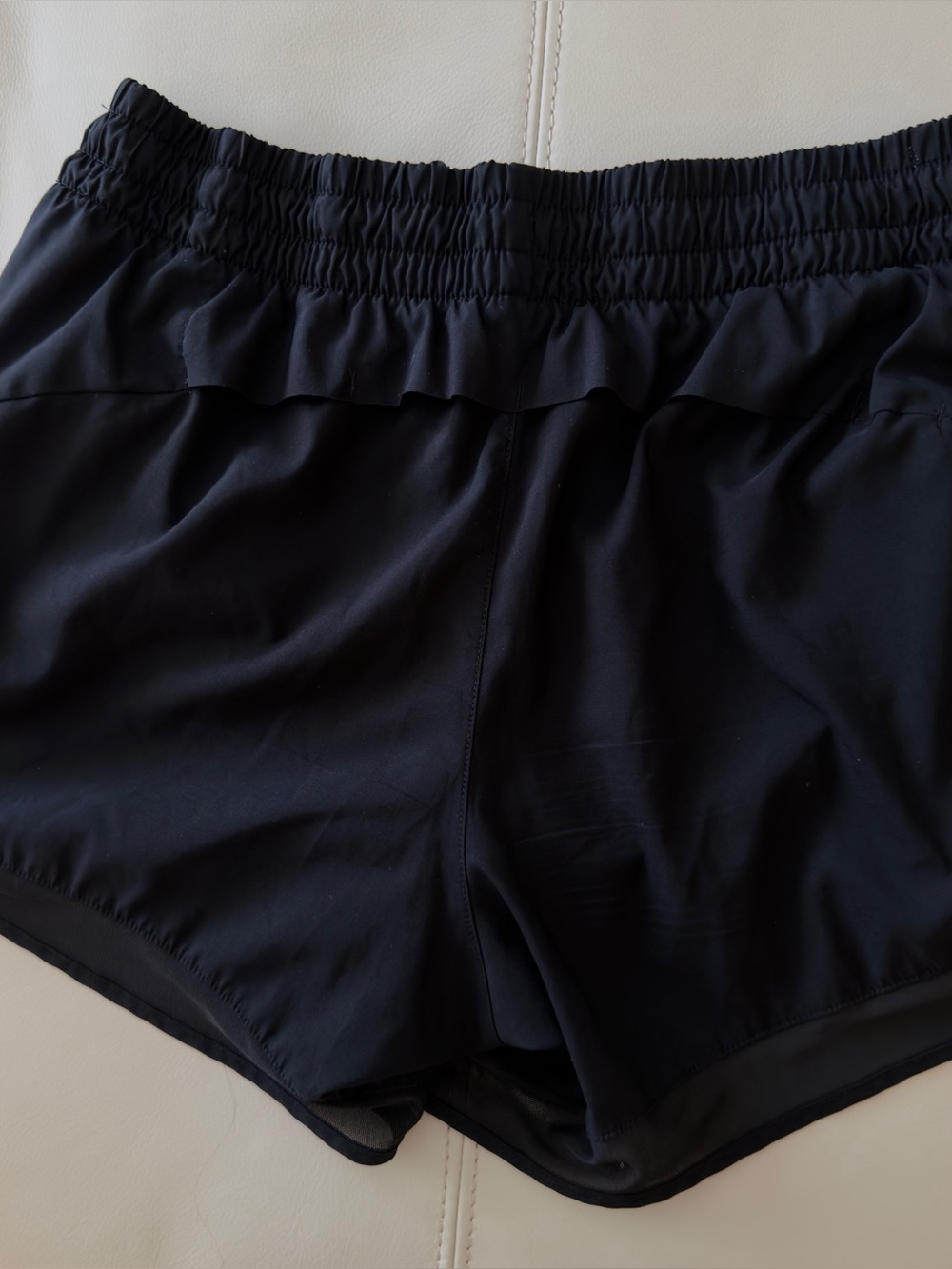 Athleta Mesh Racer Run Mid Rise 4" Short - Picture 2 of 5